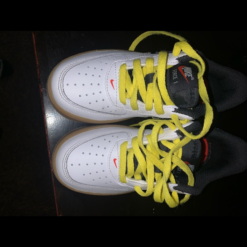Nike Air Force 1  11C - Picture 2 of 4